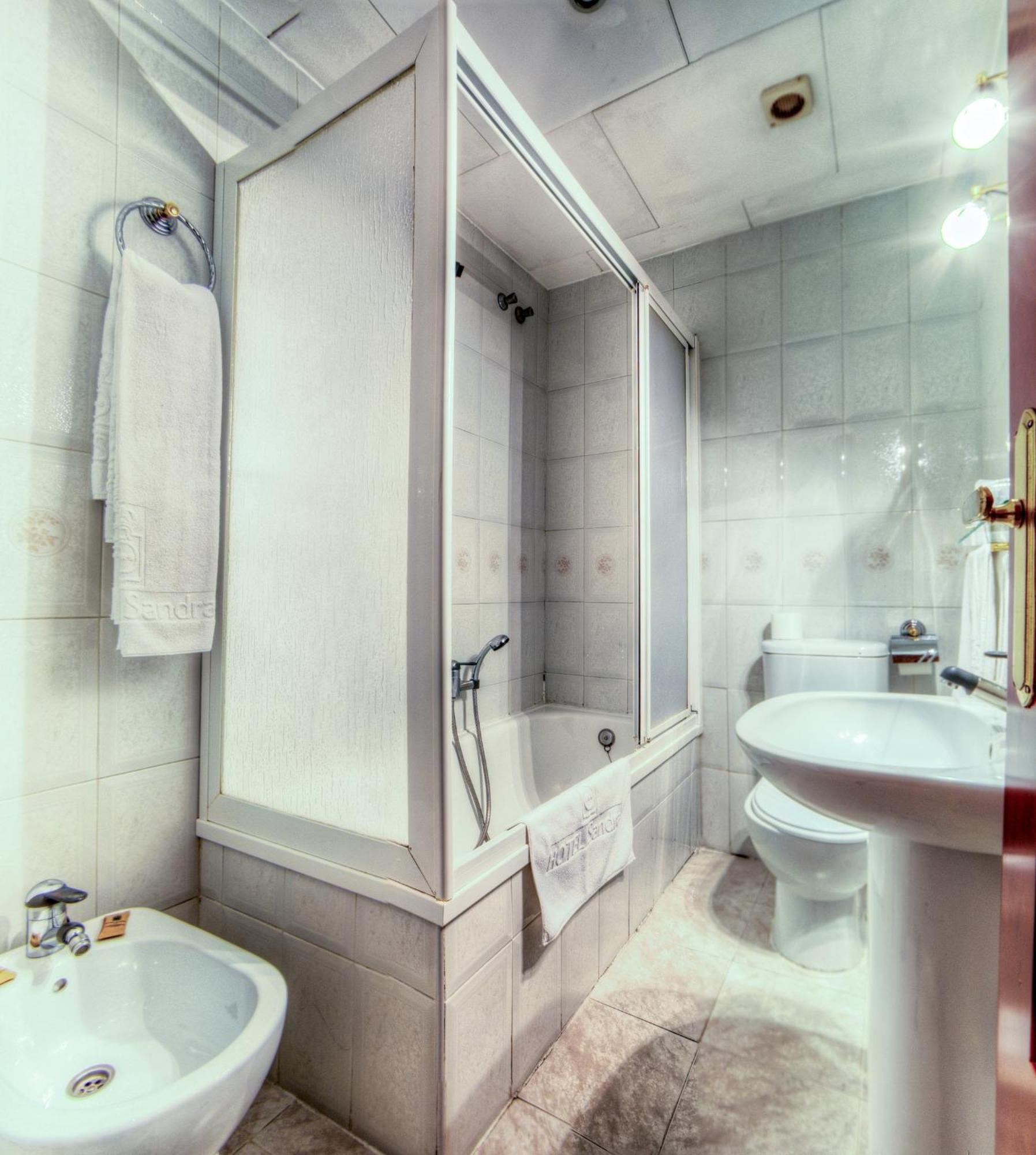 Hotel Sandra Alcalá de Guadaira Habitación foto